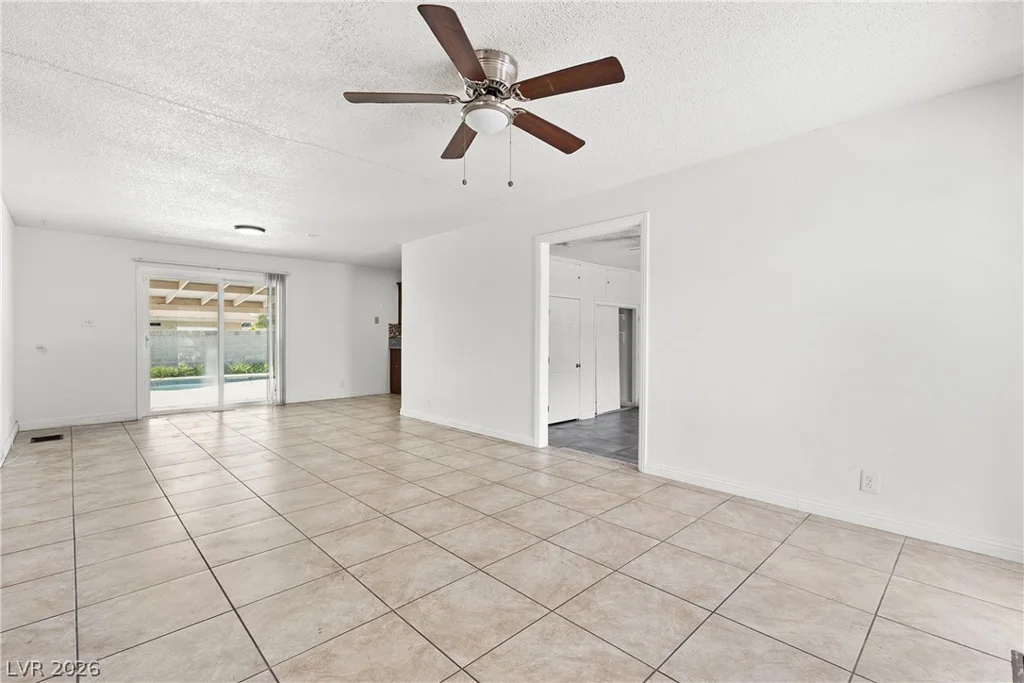 2909 Merritt, Las Vegas, NV 89102