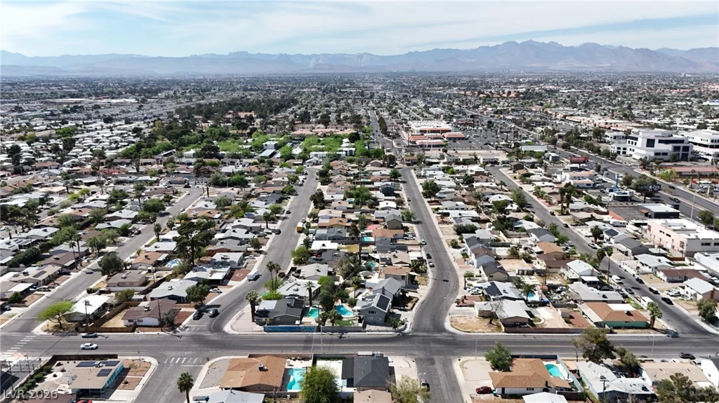 2909 Merritt, Las Vegas, NV 89102
