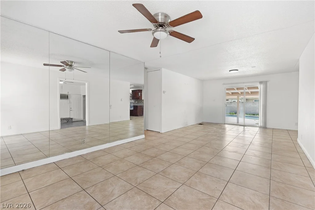 2909 Merritt, Las Vegas, NV 89102