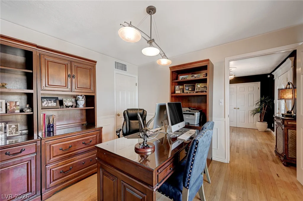 548 Radwick, Las Vegas, NV 89110