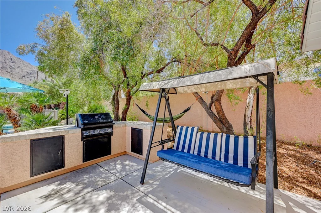 548 Radwick, Las Vegas, NV 89110