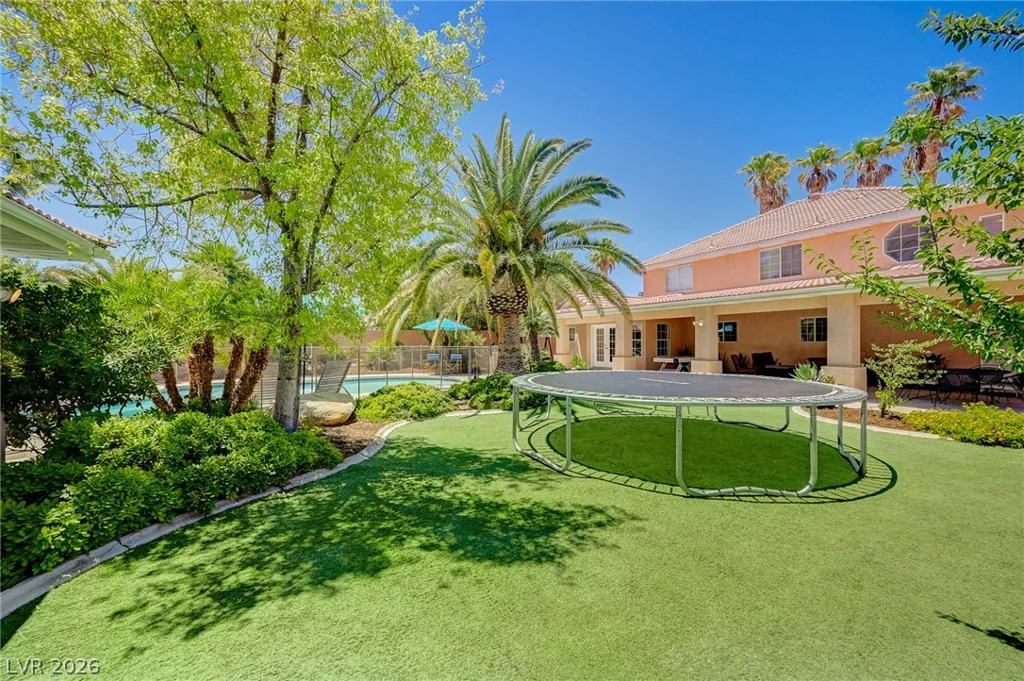 548 Radwick, Las Vegas, NV 89110