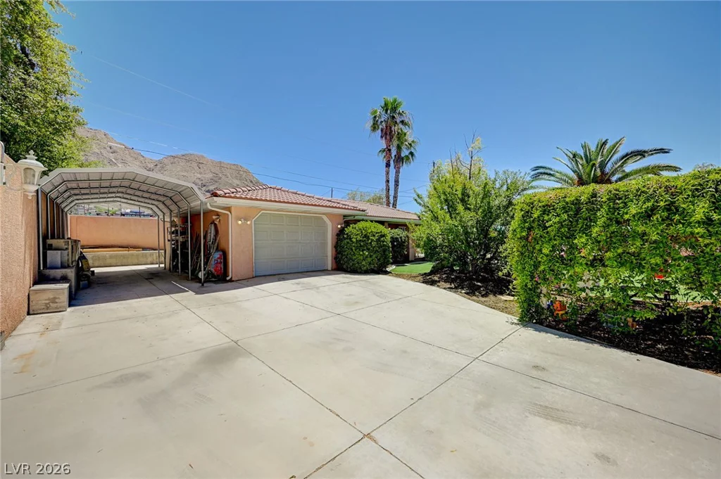 548 Radwick, Las Vegas, NV 89110