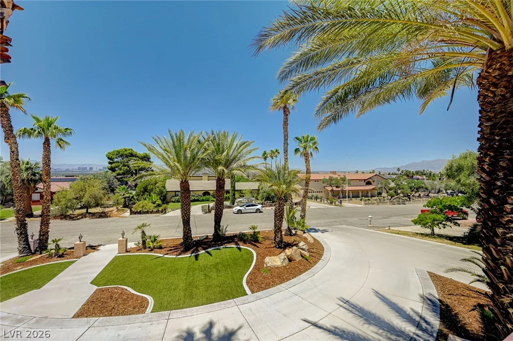 548 Radwick, Las Vegas, NV 89110