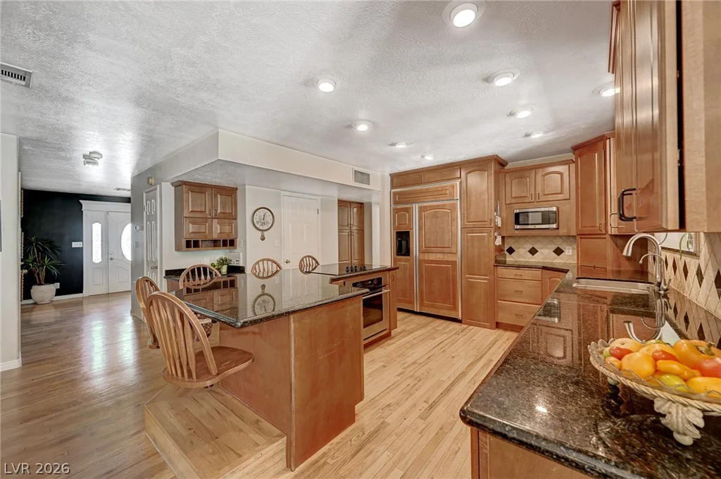 548 Radwick, Las Vegas, NV 89110