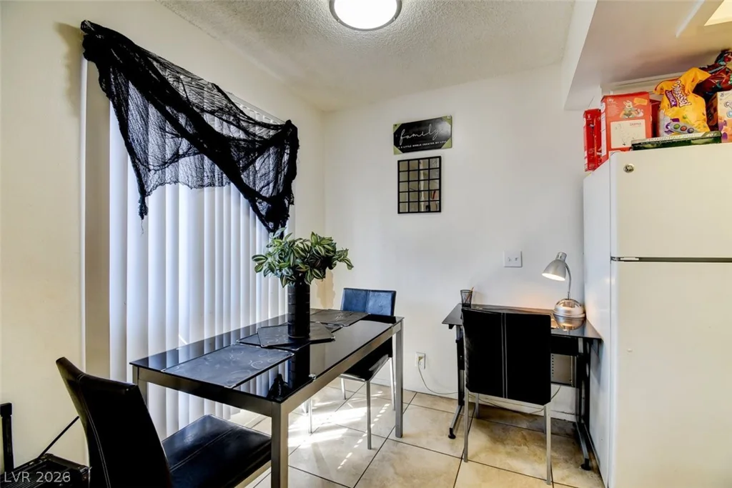 4300 Lamont, Las Vegas, NV 89115