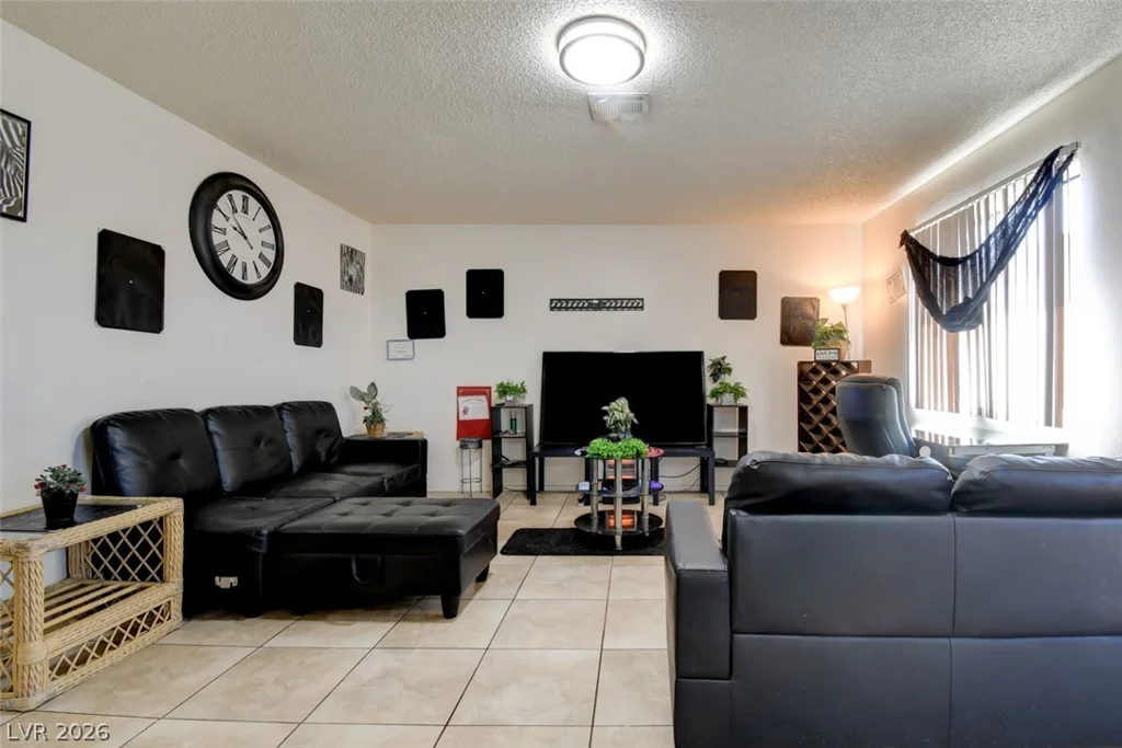 4300 Lamont, Las Vegas, NV 89115