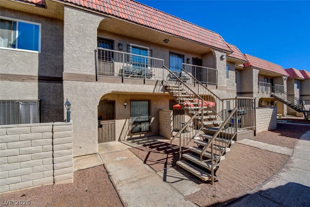 4300 Lamont, Las Vegas, NV 89115
