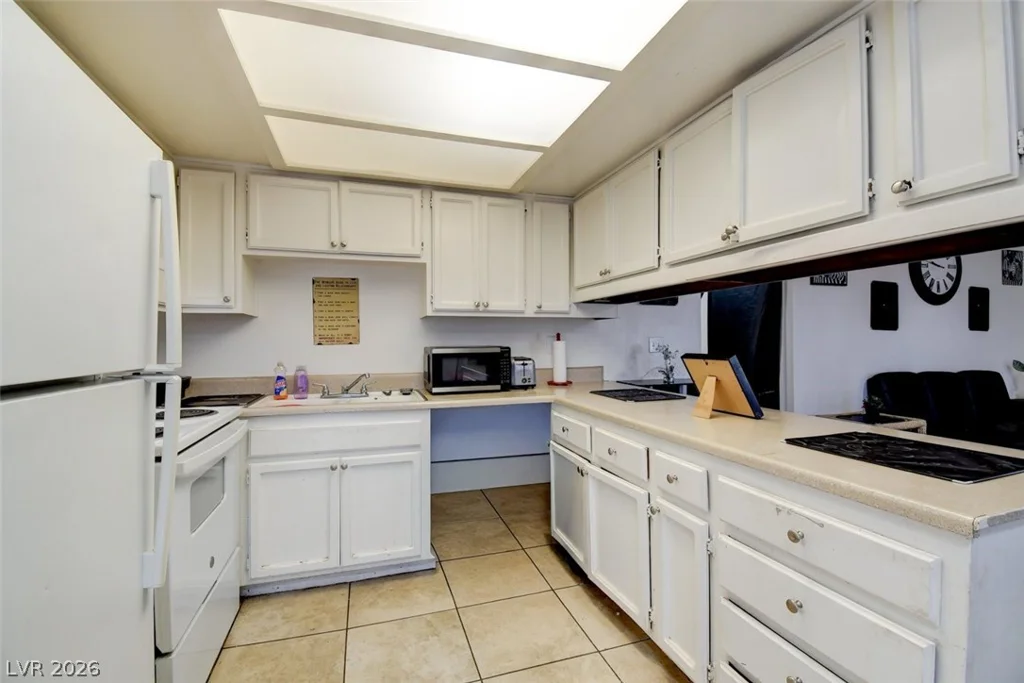4300 Lamont, Las Vegas, NV 89115
