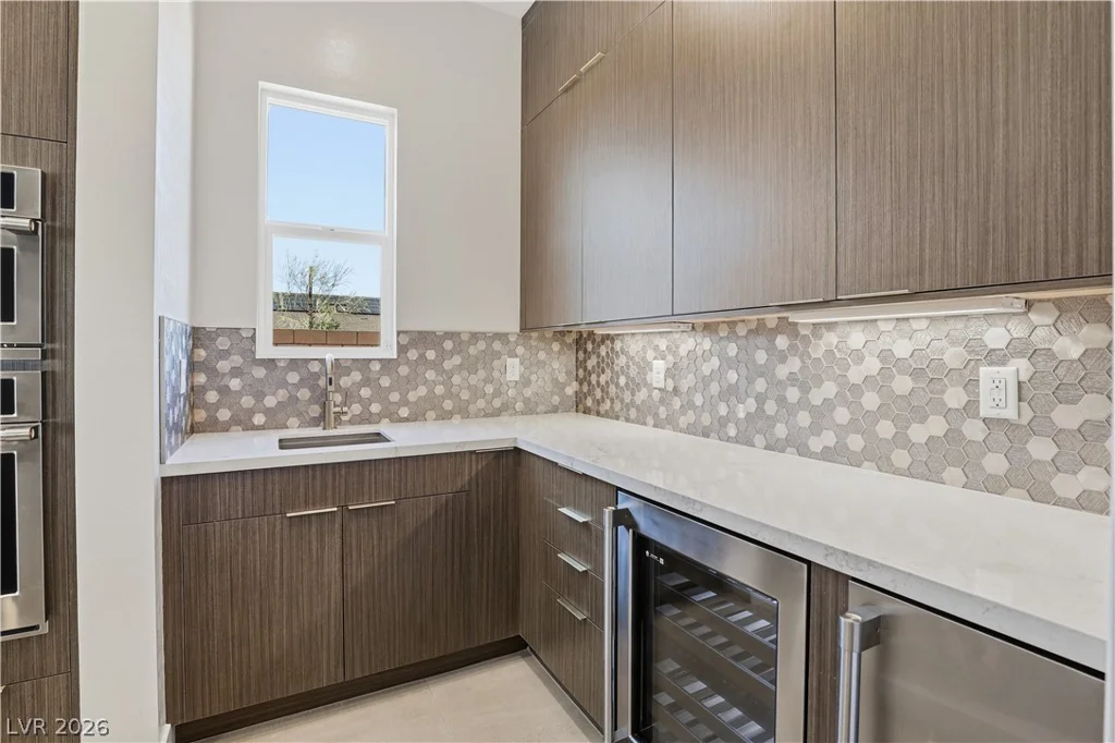 7615 Pebble, Las Vegas, NV 89113