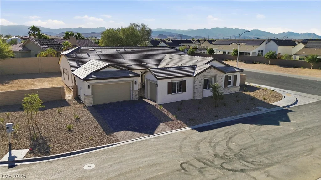 7615 Pebble, Las Vegas, NV 89113