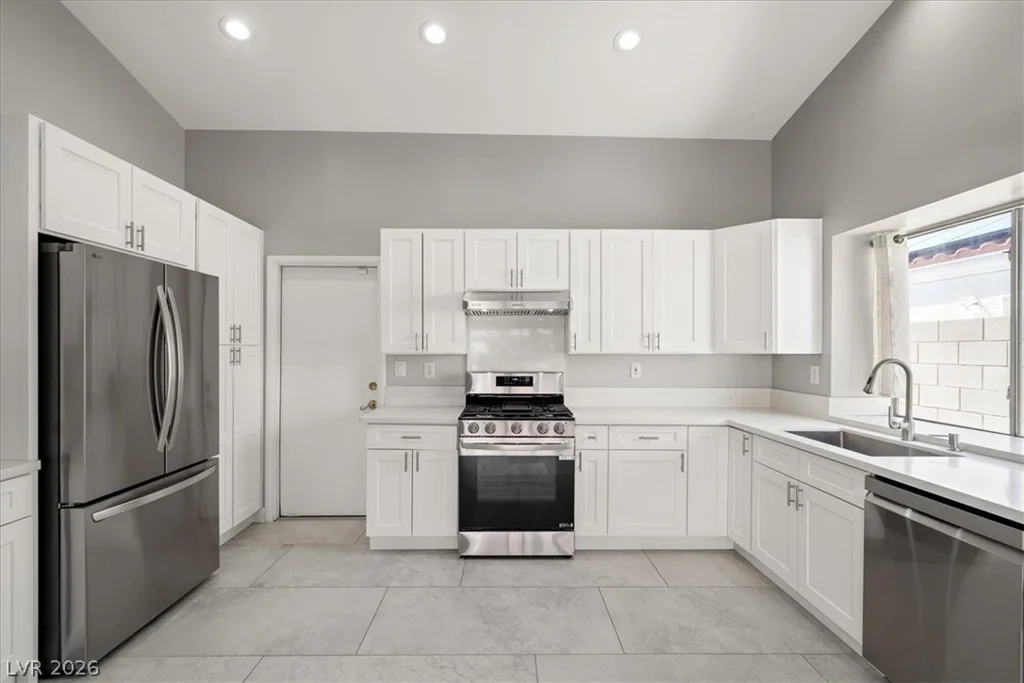 3922 Cutting Horse, North Las Vegas, NV 89032