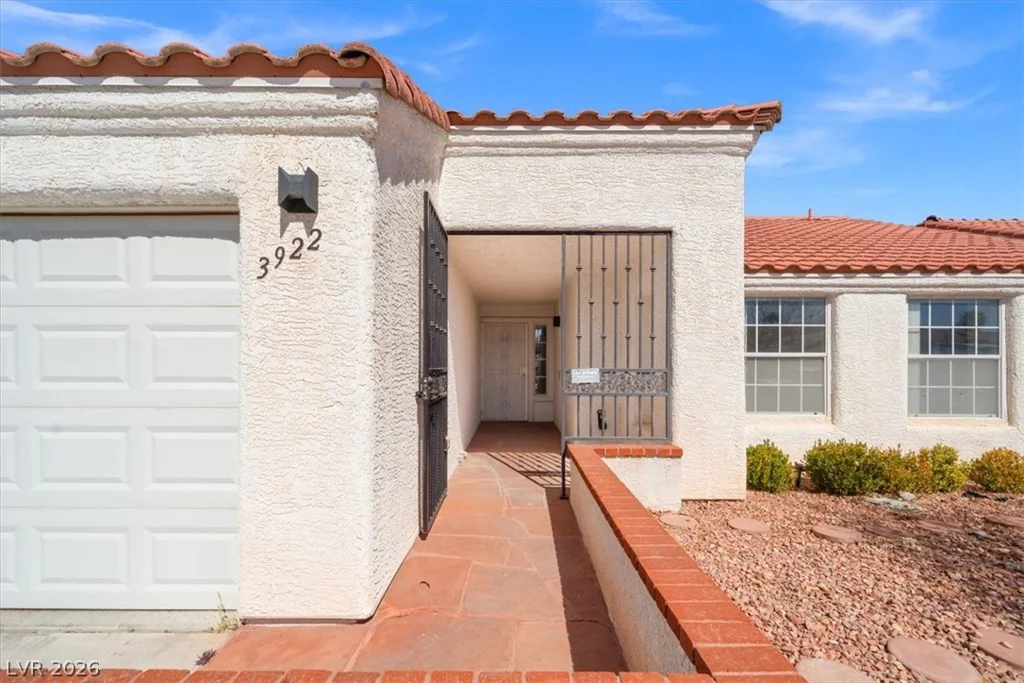 3922 Cutting Horse, North Las Vegas, NV 89032