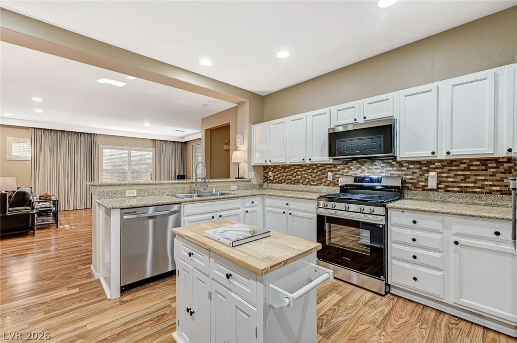 10932 Snow Cloud, Las Vegas, NV 89135