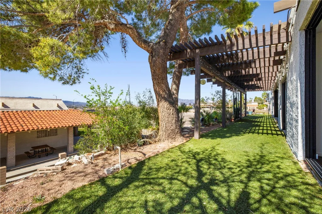6744 Mountridge, Las Vegas, NV 89110