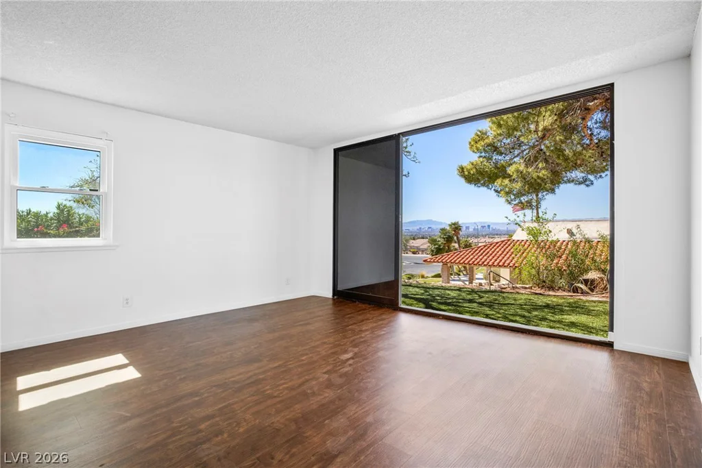 6744 Mountridge, Las Vegas, NV 89110