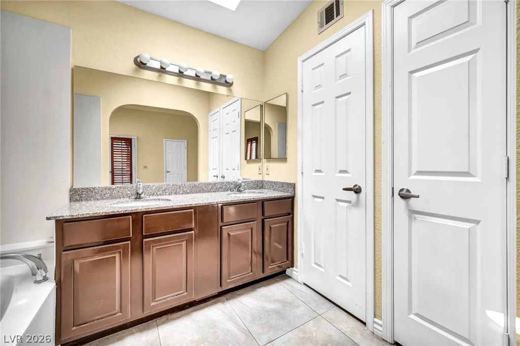 711 Bass, Henderson, NV 89014