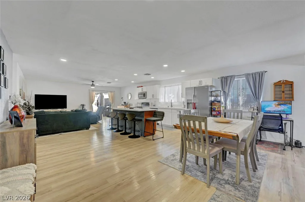 4526 Viking, Las Vegas, NV 89121