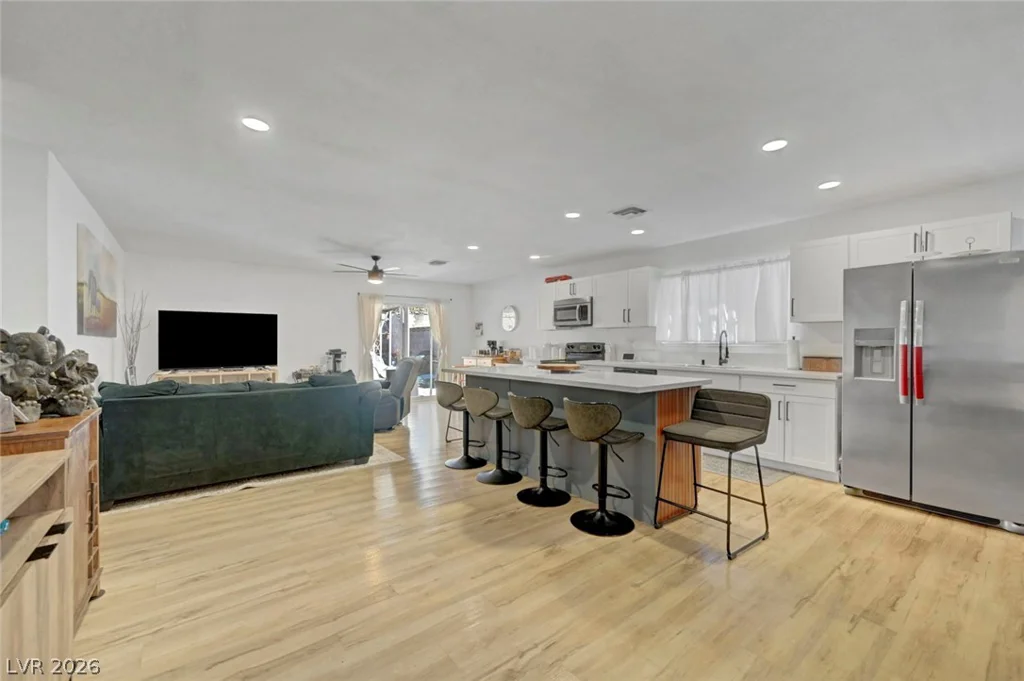 4526 Viking, Las Vegas, NV 89121