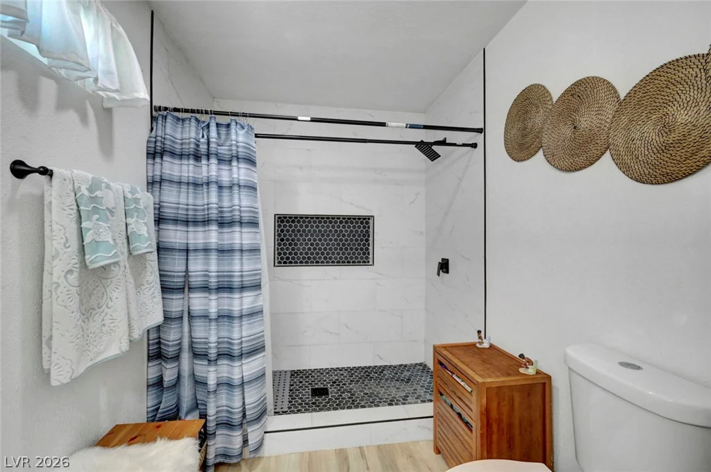 4526 Viking, Las Vegas, NV 89121