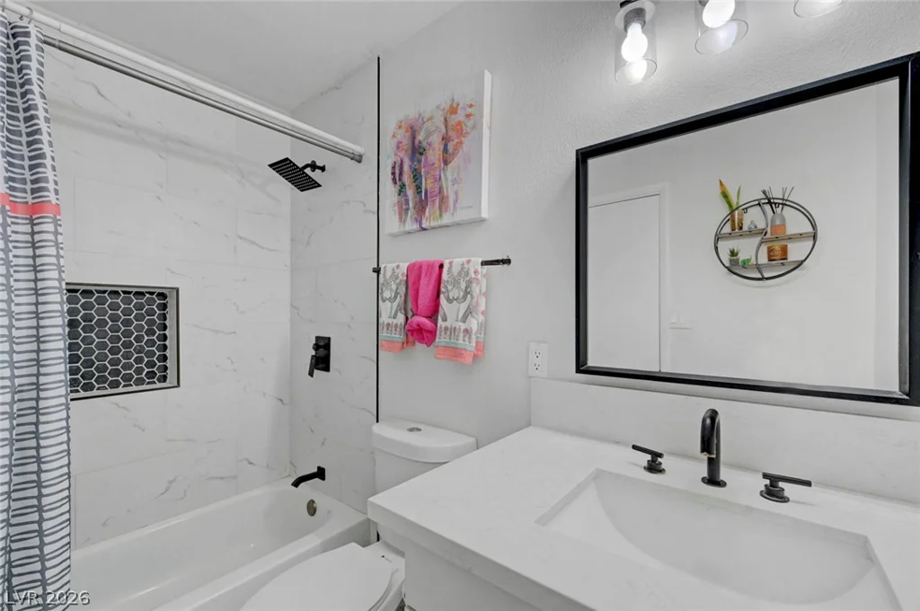 4526 Viking, Las Vegas, NV 89121