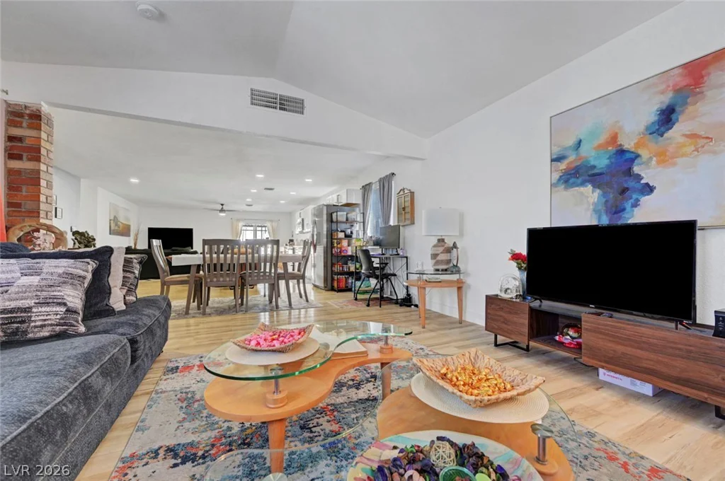 4526 Viking, Las Vegas, NV 89121