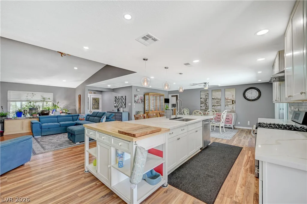 6358 Elmira, Las Vegas, NV 89118