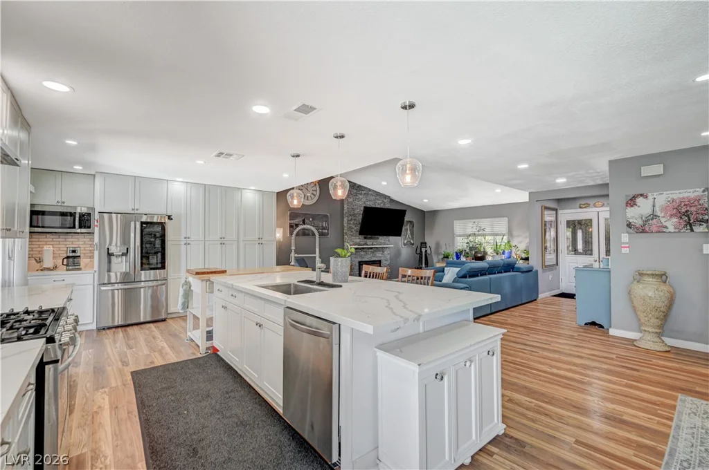6358 Elmira, Las Vegas, NV 89118