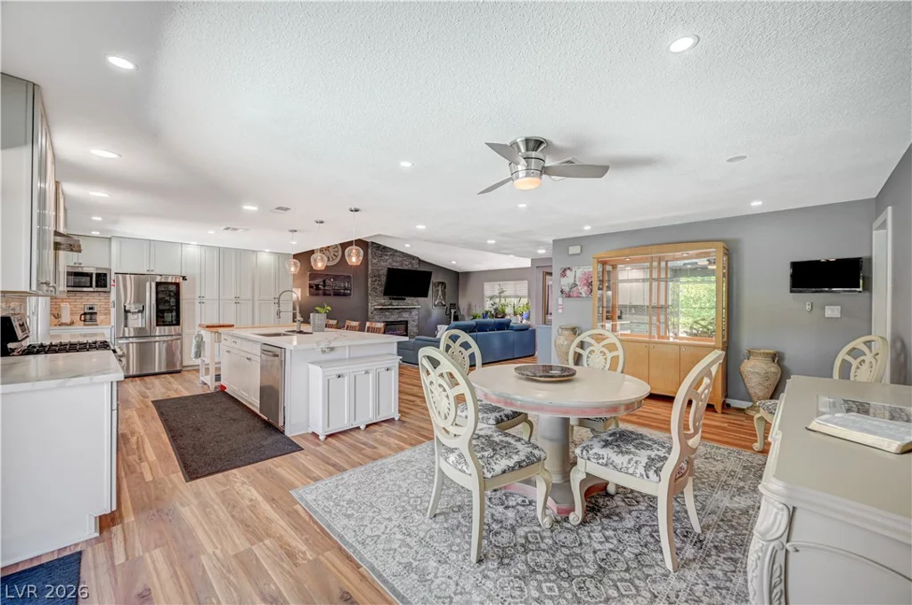 6358 Elmira, Las Vegas, NV 89118