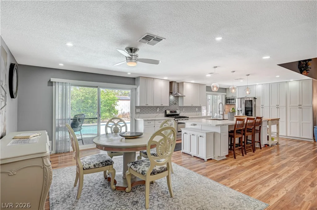 6358 Elmira, Las Vegas, NV 89118