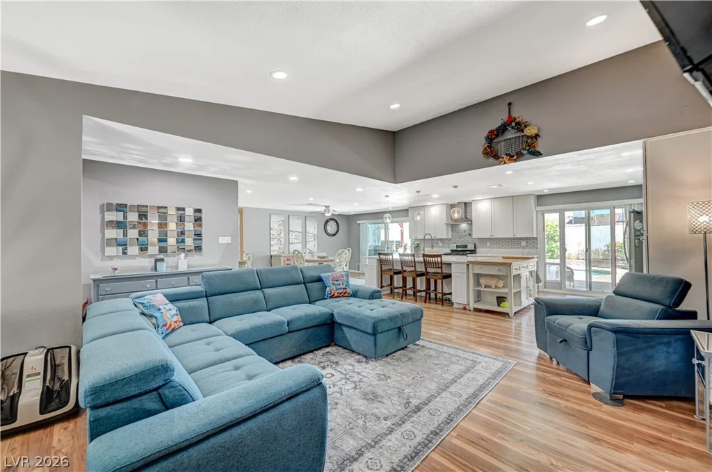 6358 Elmira, Las Vegas, NV 89118