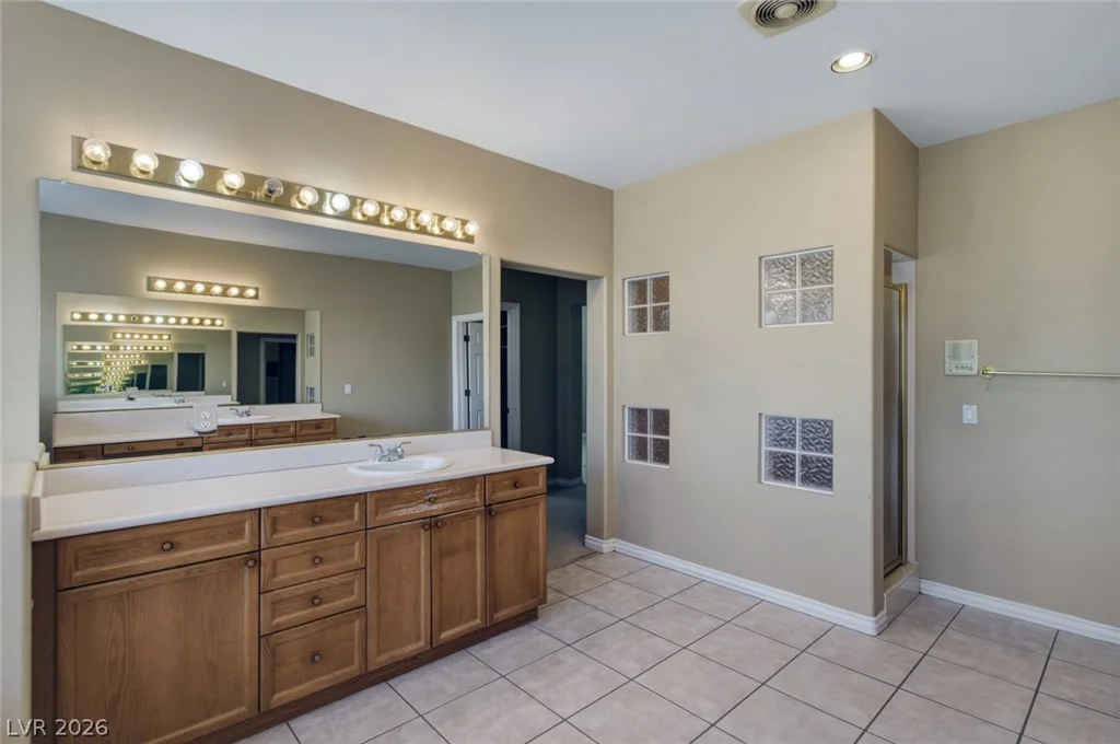 7140 Sudley, Las Vegas, NV 89131