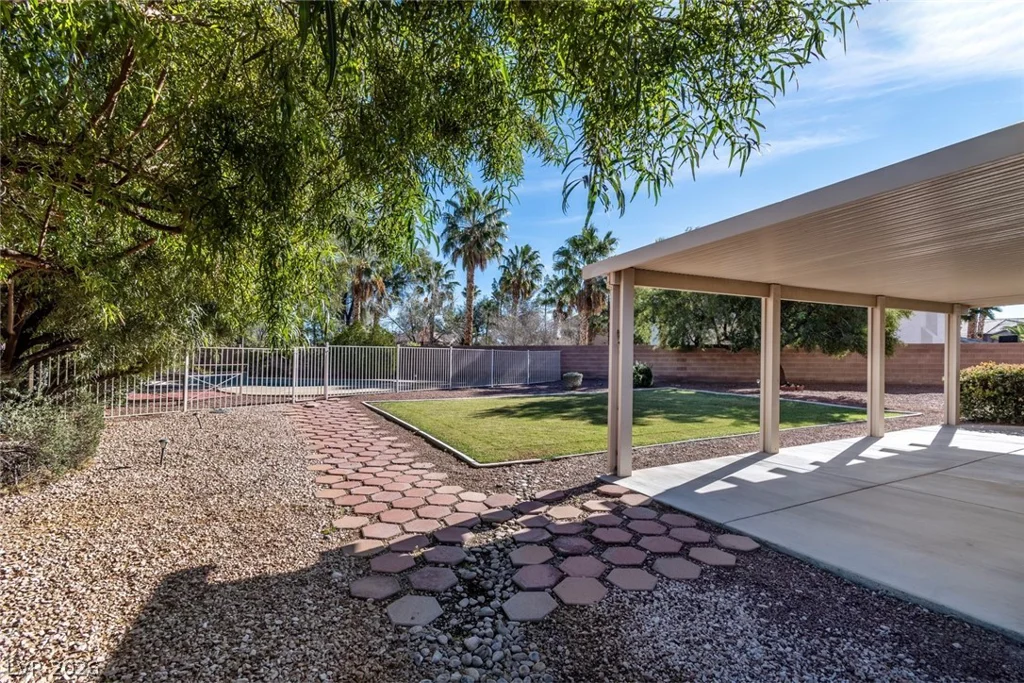 7140 Sudley, Las Vegas, NV 89131