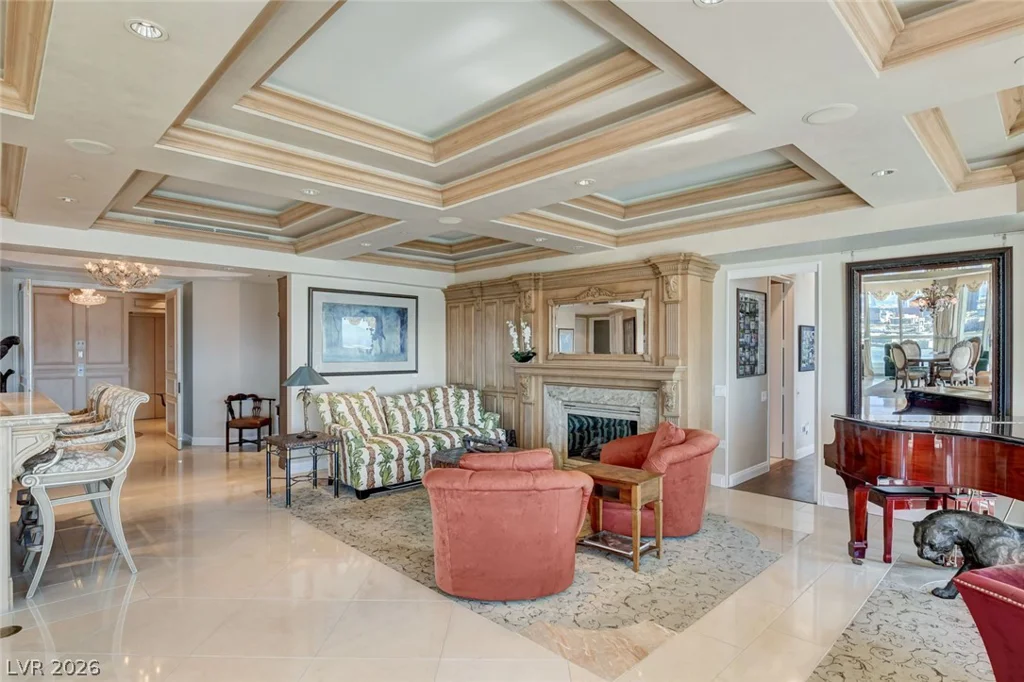 2877 Paradise, Las Vegas, NV 89109