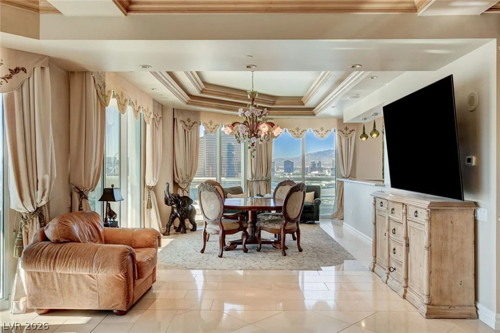2877 Paradise, Las Vegas, NV 89109