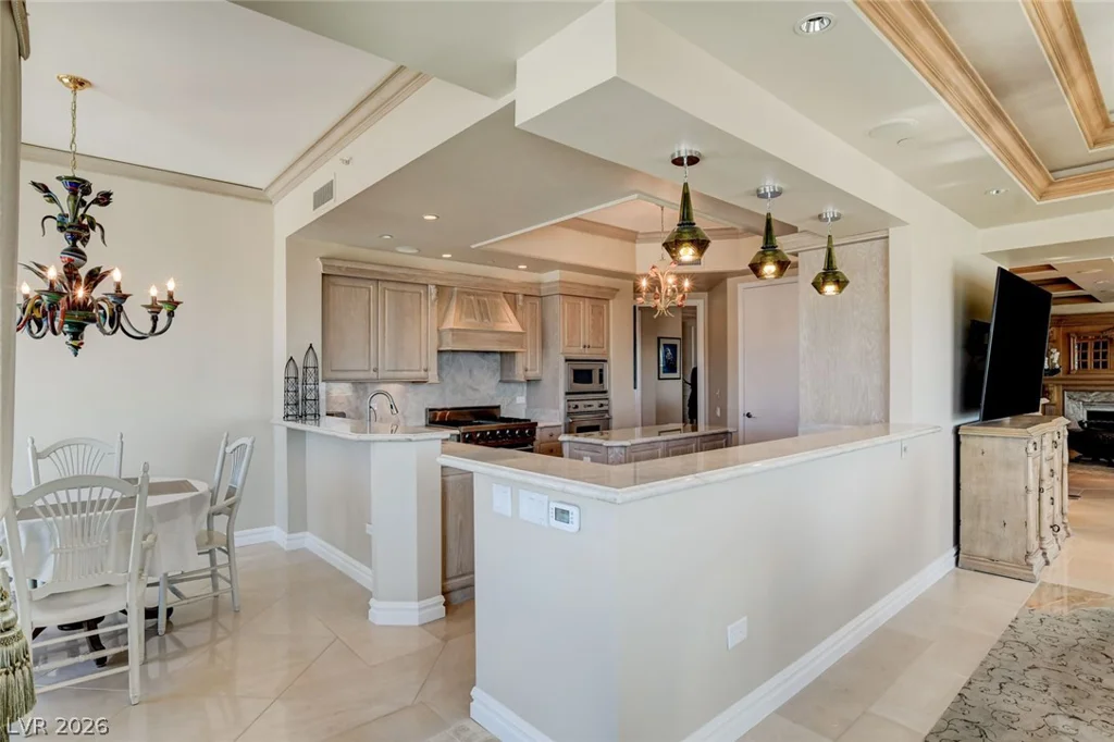 2877 Paradise, Las Vegas, NV 89109