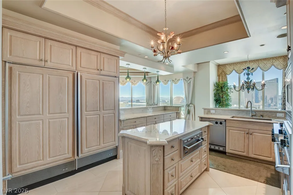 2877 Paradise, Las Vegas, NV 89109