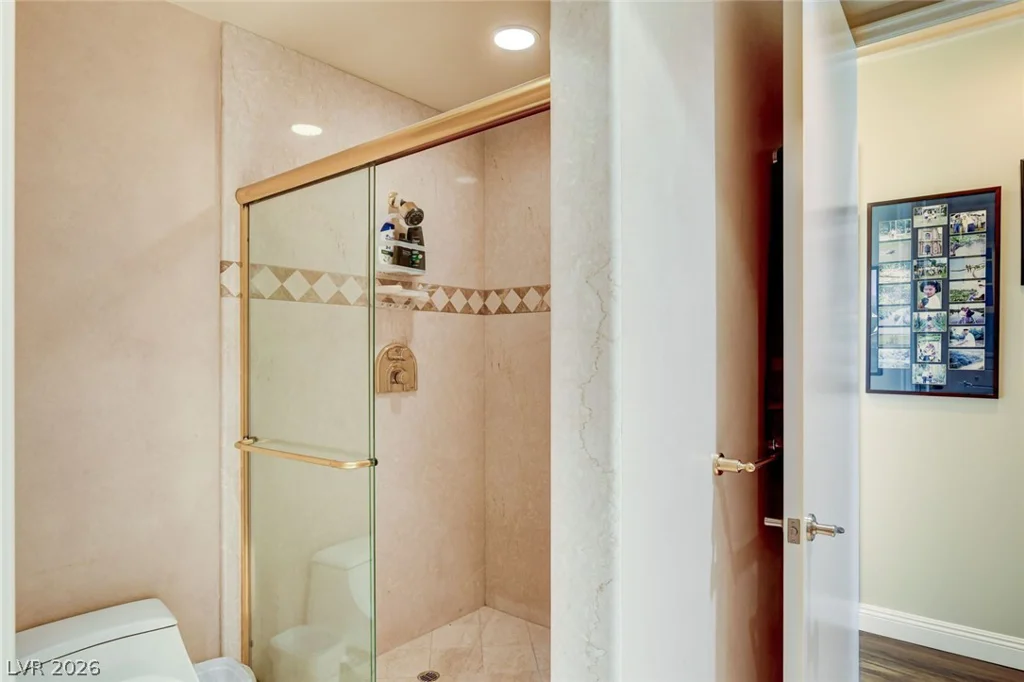 2877 Paradise, Las Vegas, NV 89109