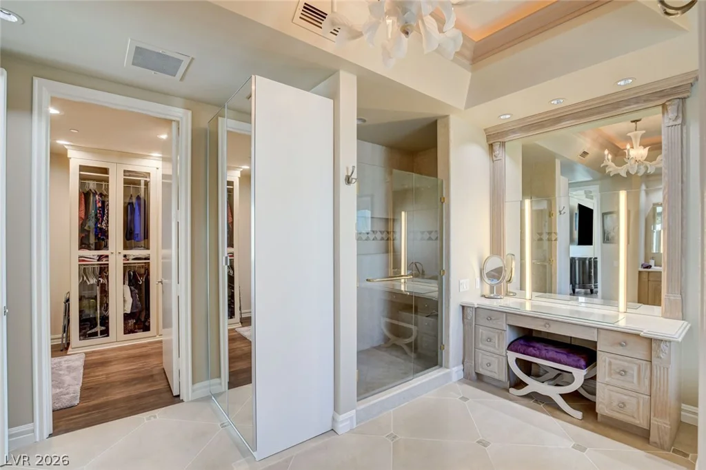 2877 Paradise, Las Vegas, NV 89109