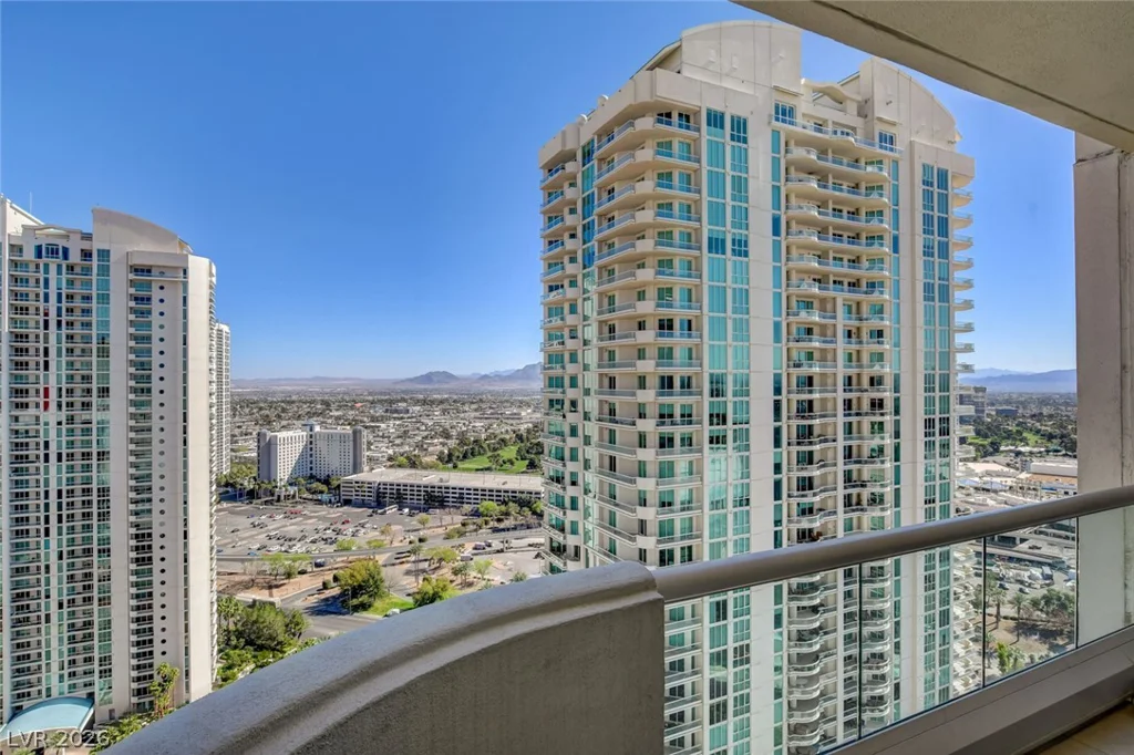 2877 Paradise, Las Vegas, NV 89109