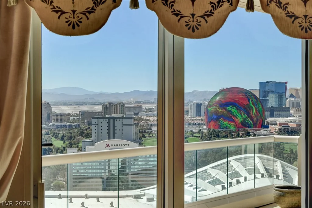 2877 Paradise, Las Vegas, NV 89109