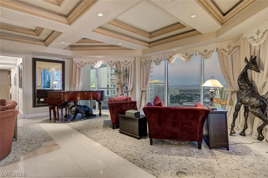 2877 Paradise, Las Vegas, NV 89109