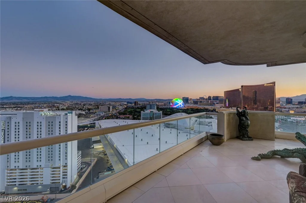 2877 Paradise, Las Vegas, NV 89109