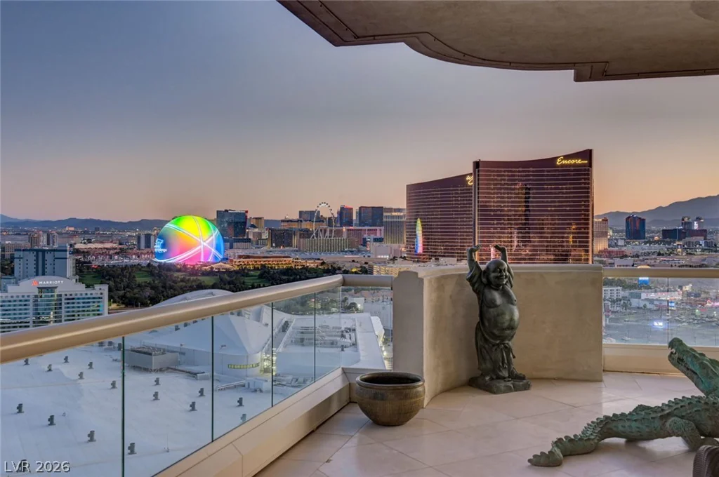 2877 Paradise, Las Vegas, NV 89109