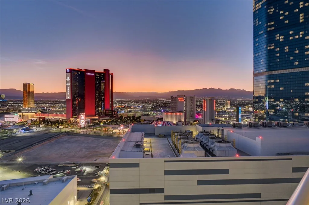2877 Paradise, Las Vegas, NV 89109