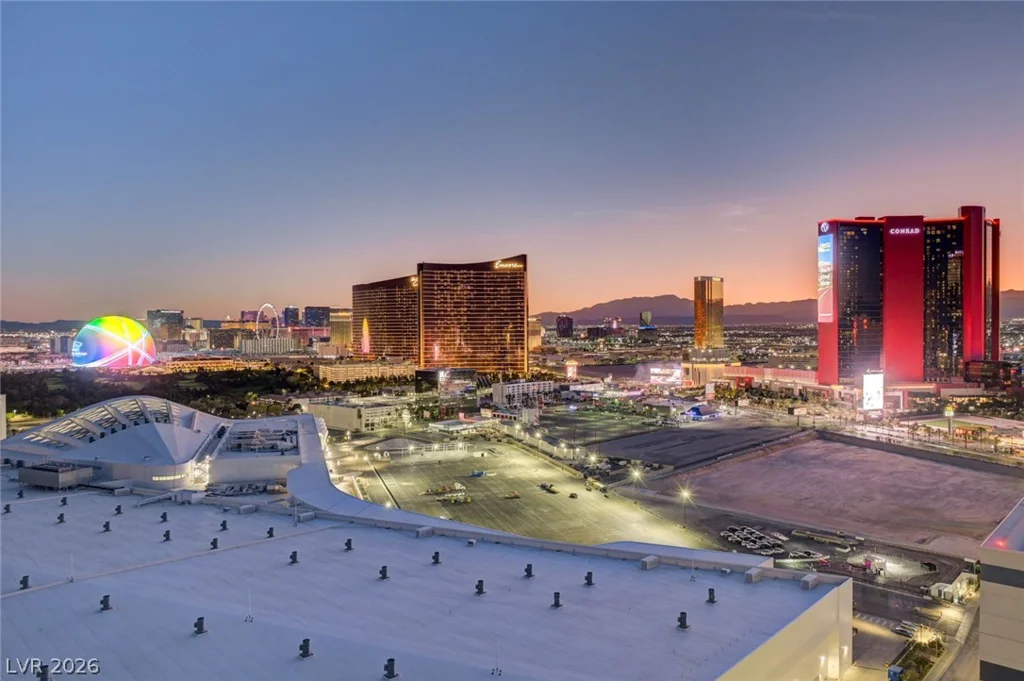 2877 Paradise, Las Vegas, NV 89109