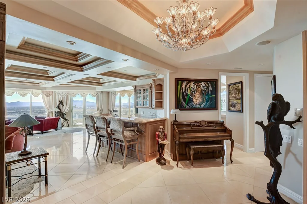 2877 Paradise, Las Vegas, NV 89109
