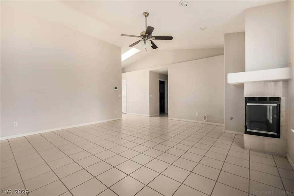 9021 Sunny Hills, Las Vegas, NV 89147