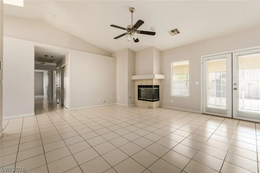 9021 Sunny Hills, Las Vegas, NV 89147