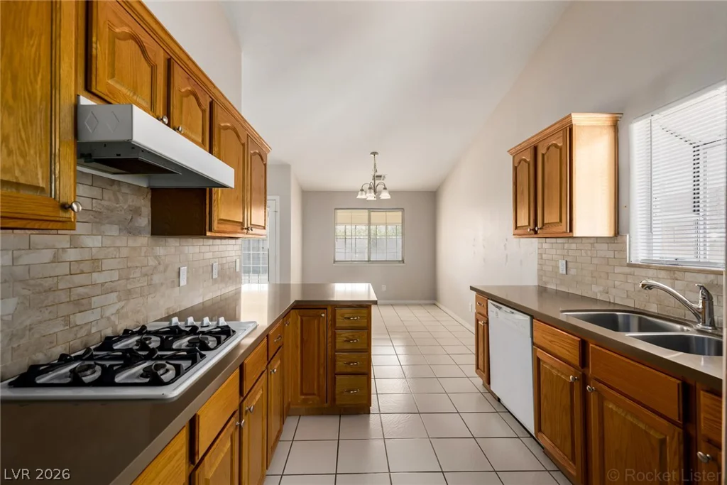 9021 Sunny Hills, Las Vegas, NV 89147